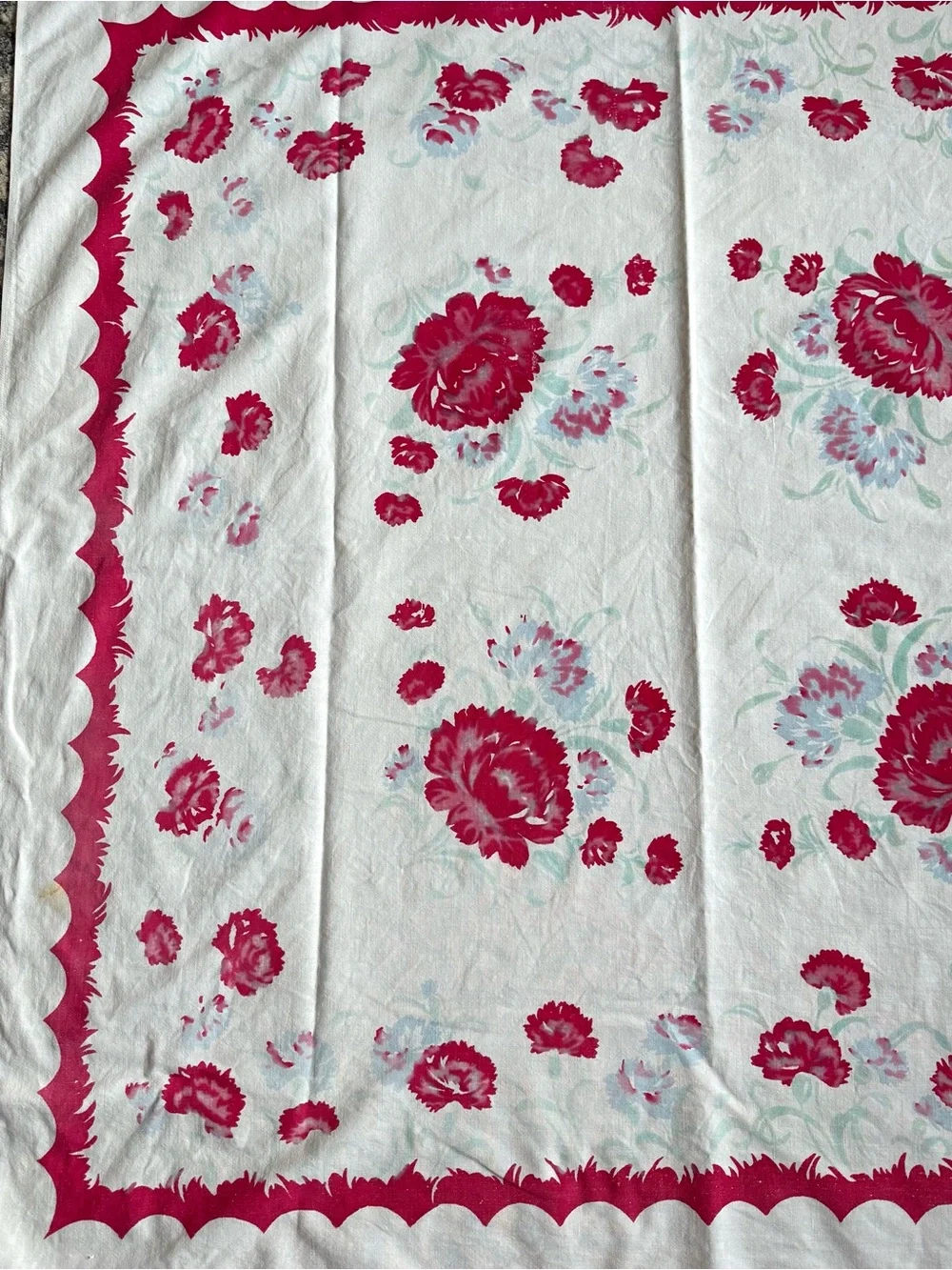 Vintage Scalloped Red Floral Cotton Tablecloth 1950’s Boho Rose Cottagecore